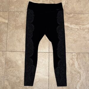 Nike Dri-Fit High Rise Full Length Black Patterned Leggings size Large